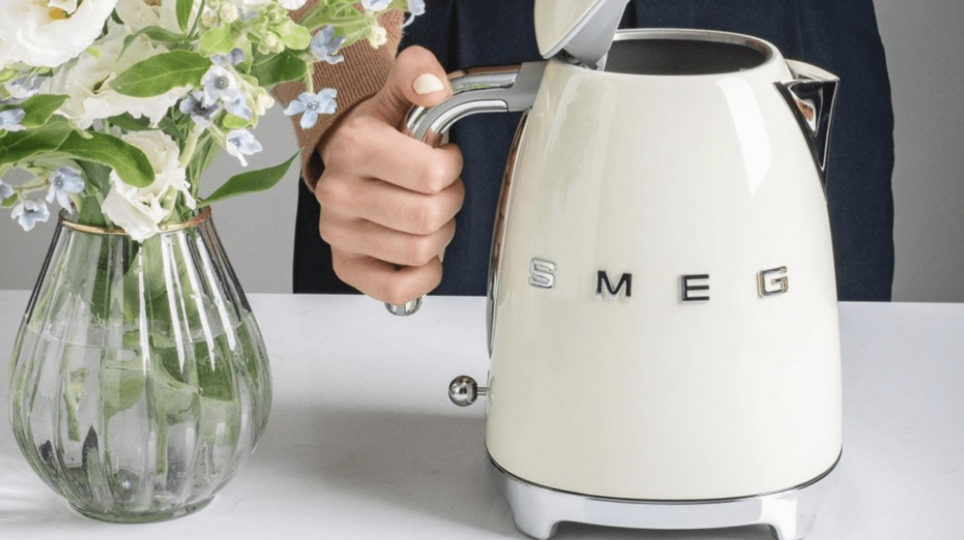 SMEG Electric Kettle Cream