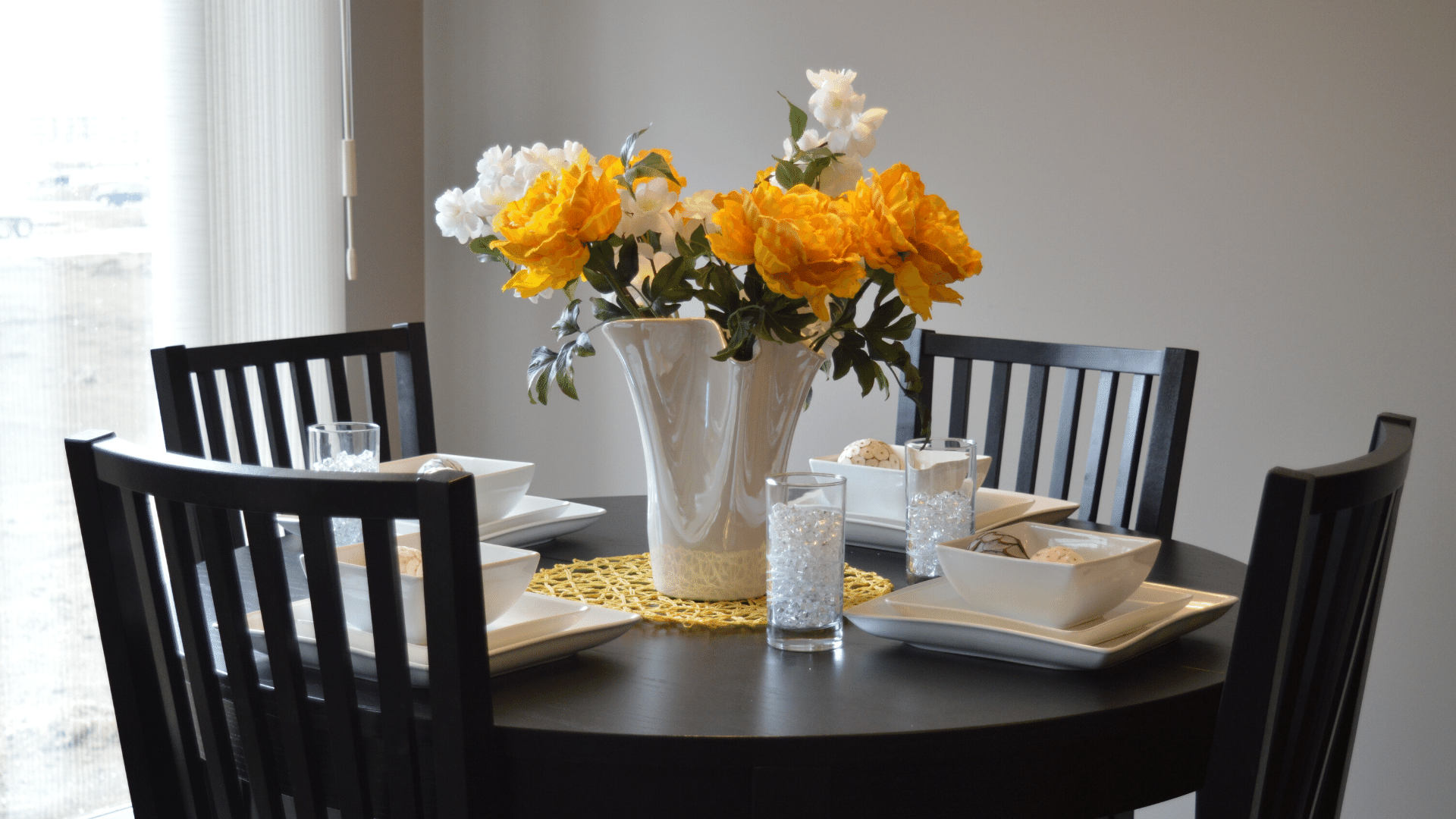 How to Choose the Right Dining Table for Your Condo