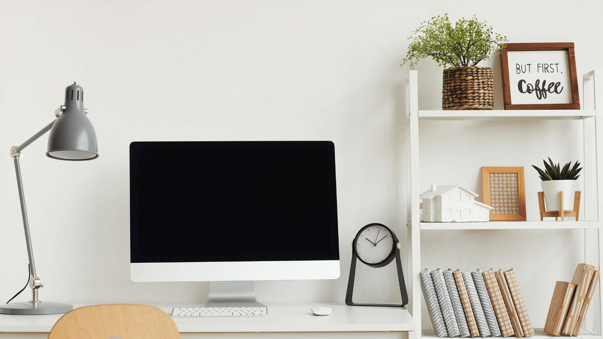 student condo organize your desk